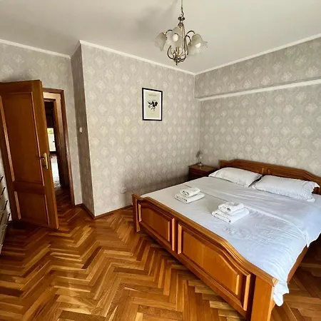 Lazynest - 2br Near Piata Alba Iulia Апартаменти