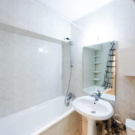 Lazynest - 2br Near Piata Alba Iulia