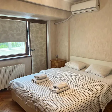Lazynest - 2br Near Piata Alba Iulia * 布加勒斯特